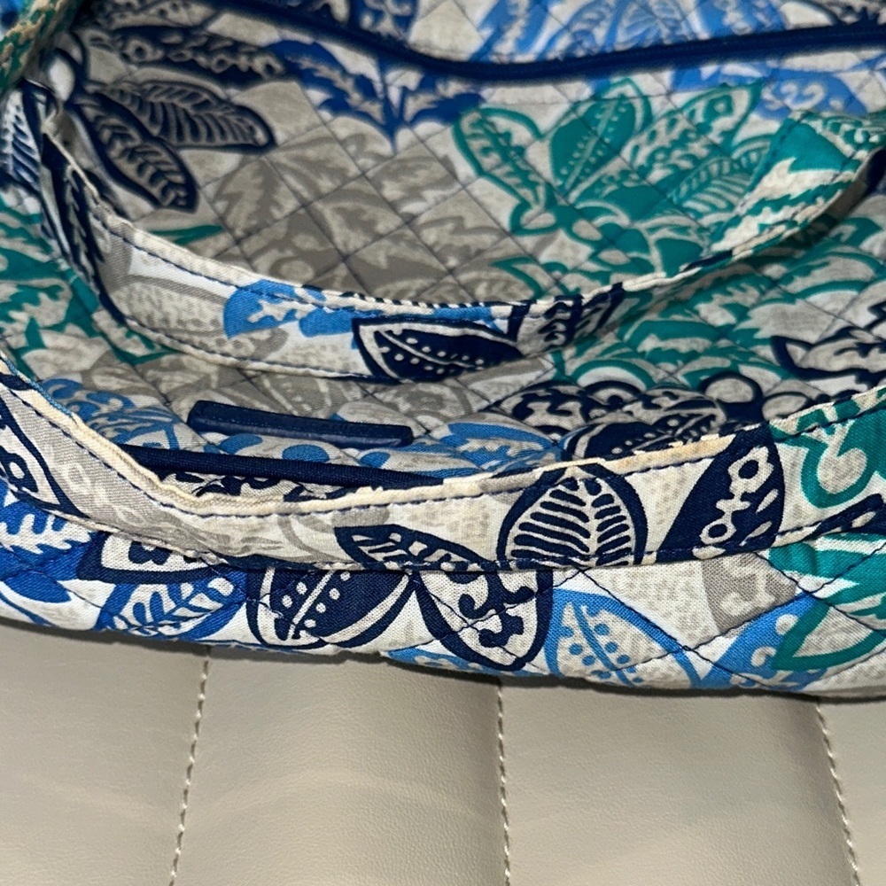 Vera Bradley Santiago Pattern Triple Zip Hipster Crossbody Bag Summer 2017 EUC - Picture 16 of 16